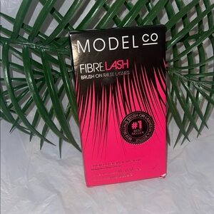 ModelCo Fibrelash Enhancer Makeup